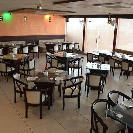 Hotel Fortune Blue Sikar Bagian luar foto