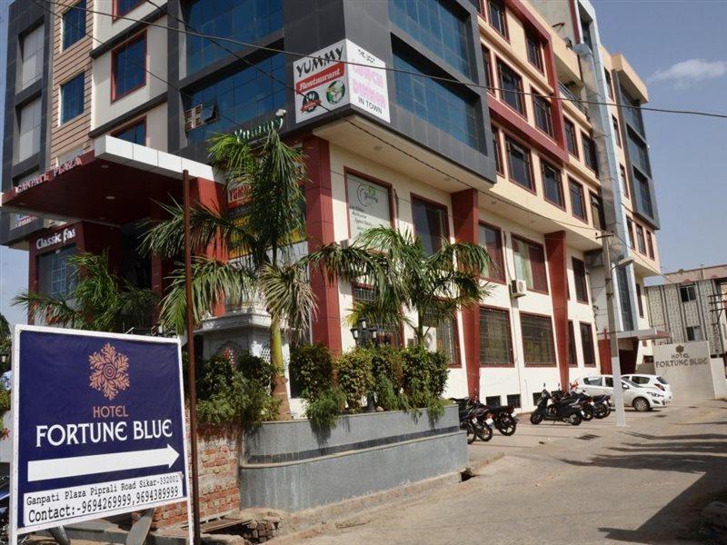 Hotel Fortune Blue Sikar Bagian luar foto