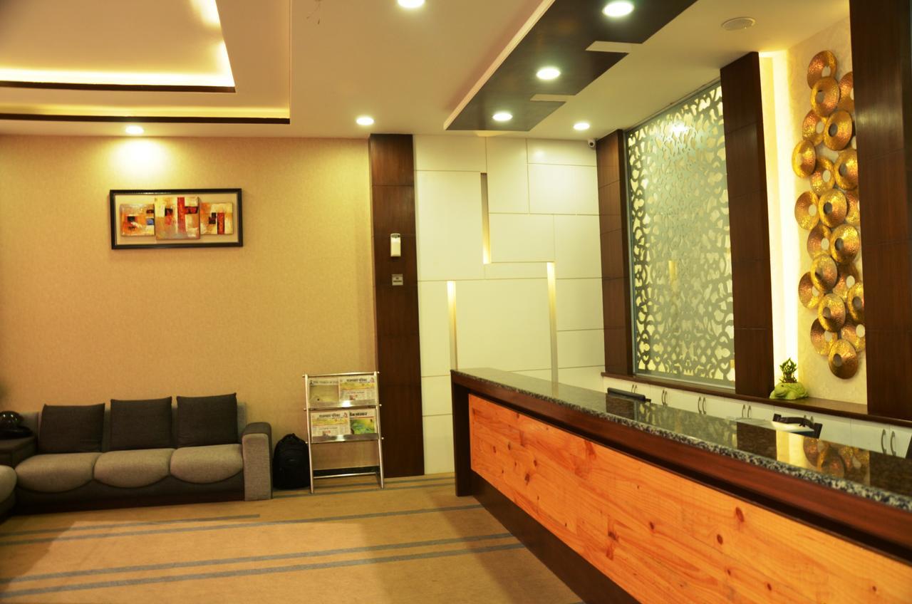 Hotel Fortune Blue Sikar Bagian luar foto
